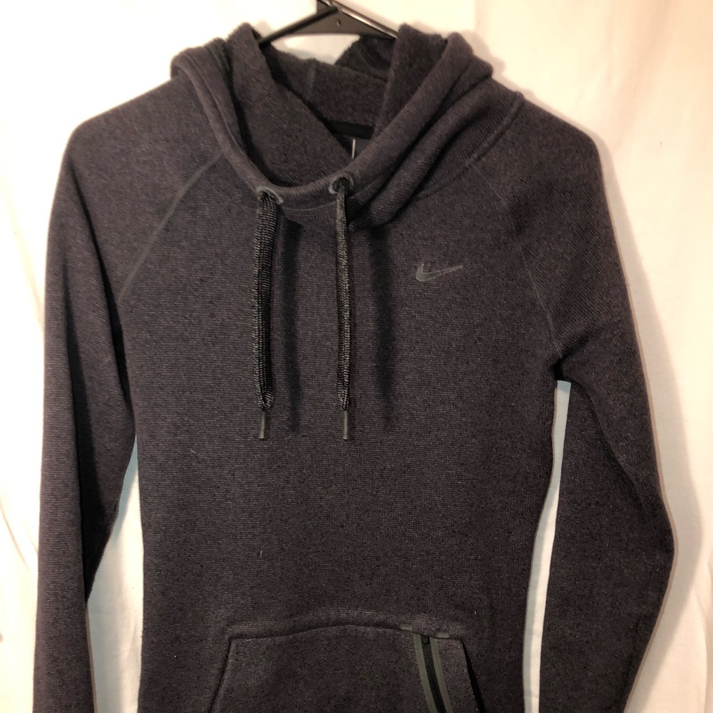 gray Nike sweatshirt
